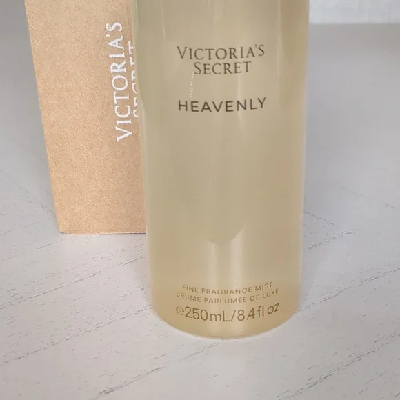 New Victoria Secret Heavenly Fine Fragrance Mist 8.4 oz - Picture 2 of 2